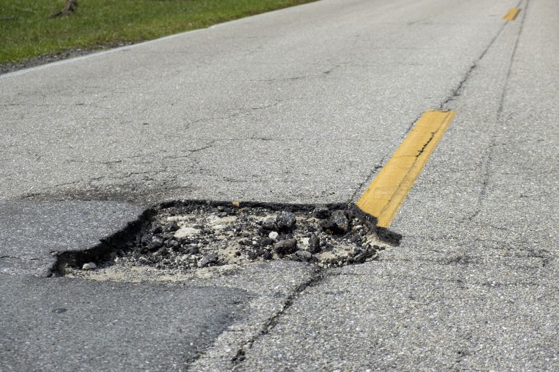 Asphalt Pothole Filling in Temecula, CA